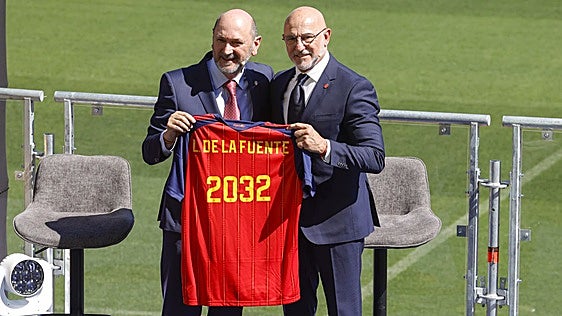 De la Fuente, renovado hasta 2032: «Me siento en casa»