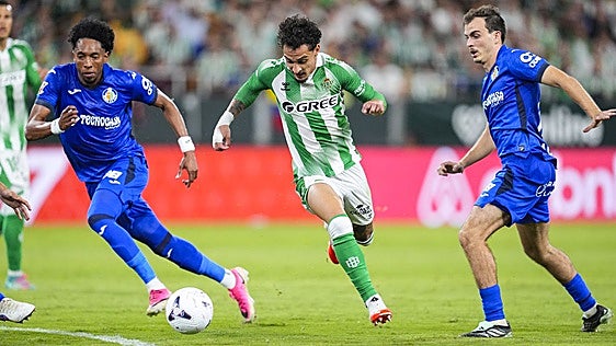 Los jugadores de campo que han participado en todos los partidos del Betis antes del parón