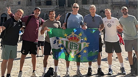 Pellegrini y su cuerpo técnico completan el Camino de Santiago