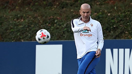 Zidane empieza a mandar en Francia: Mbappé a la izquierda y reaparece Camavinga