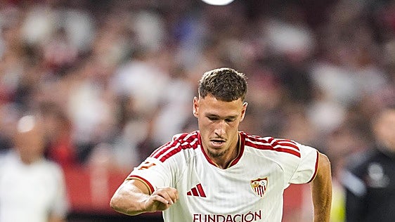 Stassin, sobre su futuro en el Sevilla FC: «Es el club el que tiene que decidir»