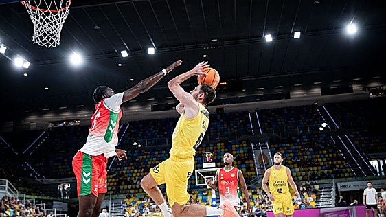 El Caja 87 se sienta en la mesa de la Primera FEB: un 'rookie' entre clásicos y aspirantes