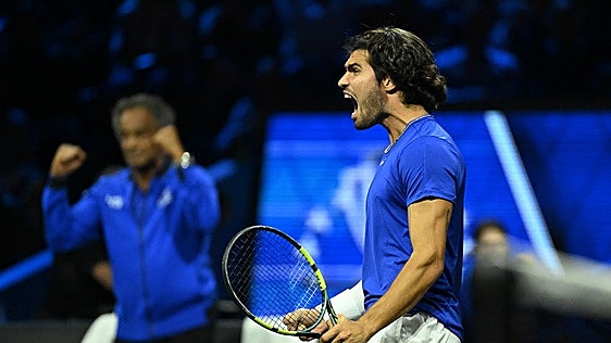 Alcaraz, durante su partido de dobles en la Laver Cup