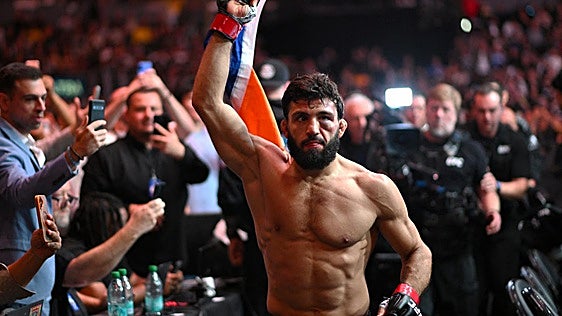 Arman Tsarukyan asegura que Justin Gaethje elegirá a Topuria: «Tiene miedo...»