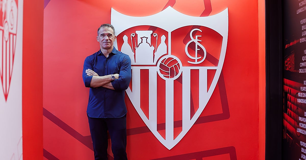 El derbi ya ronda la cabeza de García Plaza: «Tengo muchas ganas de vivirlo y de ganarlo»