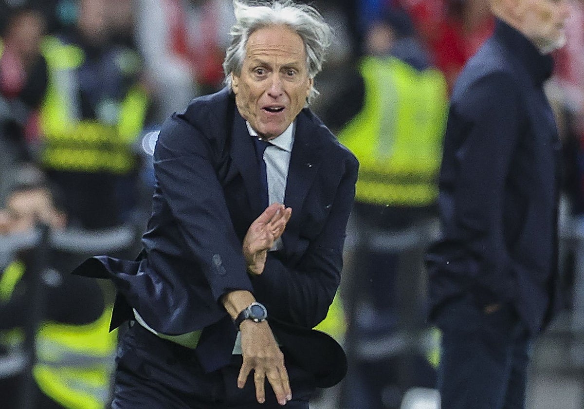 Jorge Jesús gesticula durante el Noruega-Portugal de la Nations League