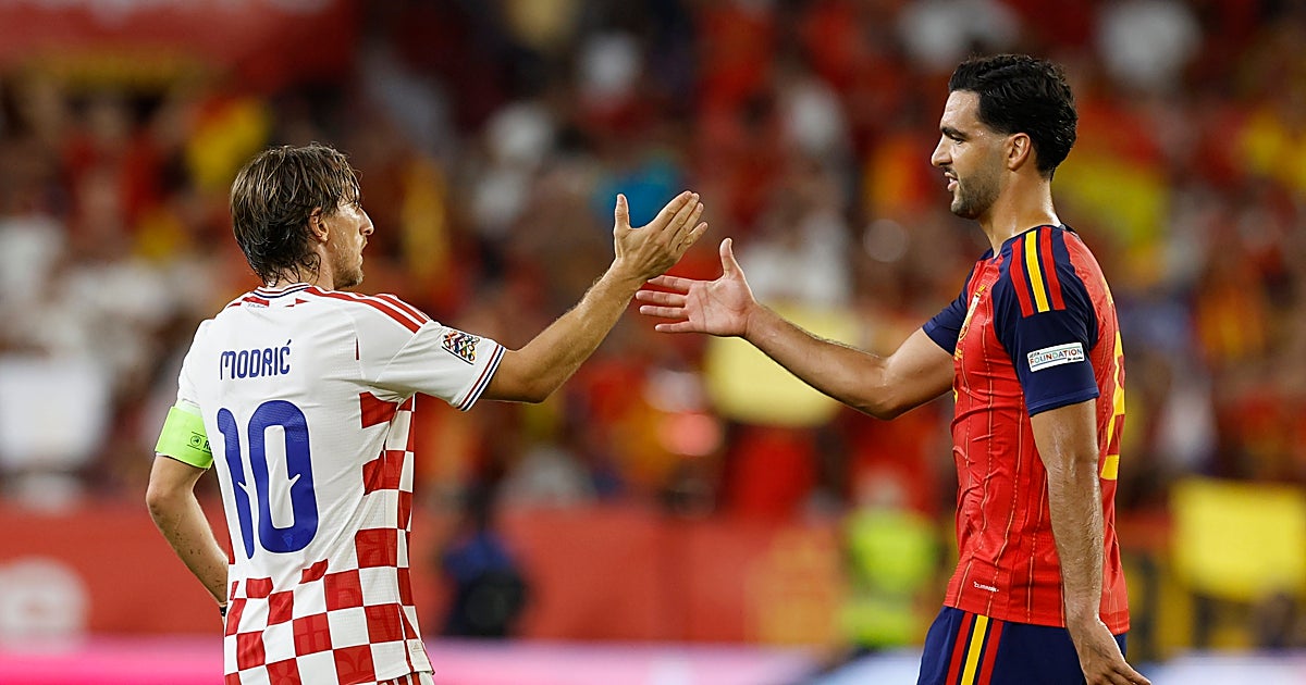 La atronadora y repetida ovación a Modric en el Sánchez-Pizjuán  oscurece  el apoyo a Fabián
