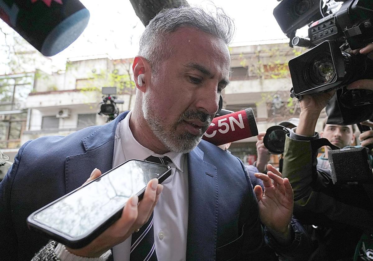 Piden de 4 a 12 años de cárcel para equipo médico que atendió a Maradona antes de morir