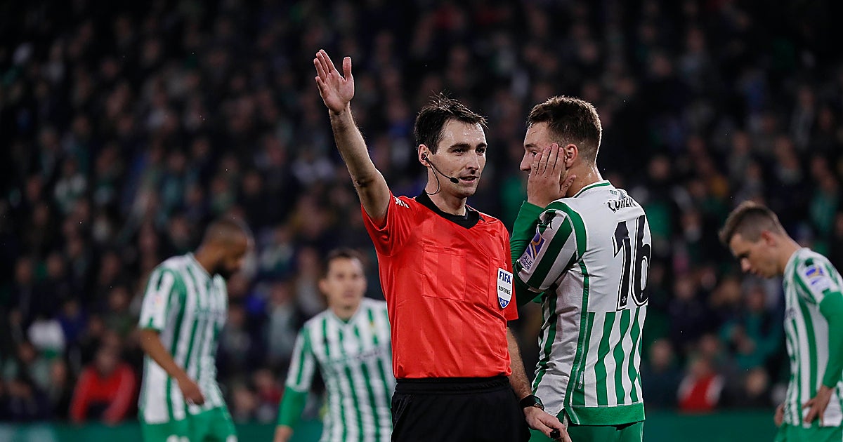 De Burgos Bengoetxea to Referee Real Betis vs. Barcelona in LaLiga