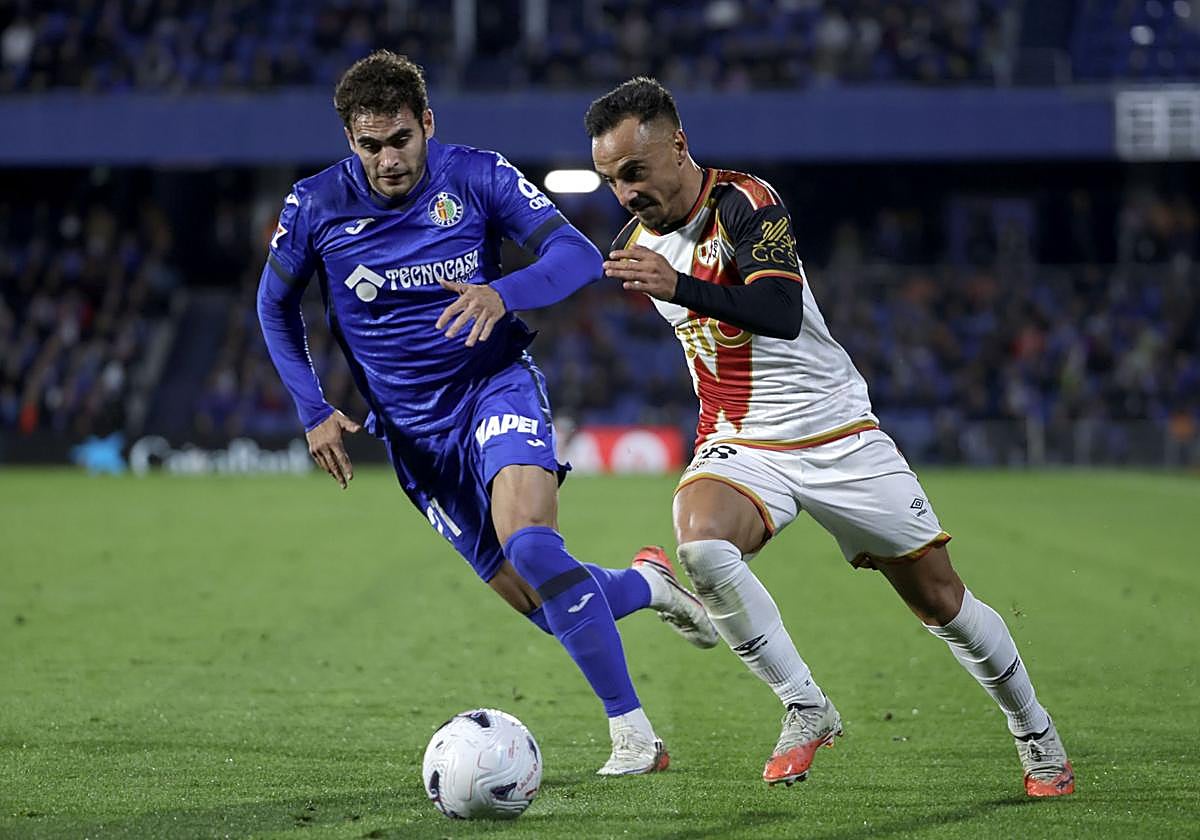 El Rayo perdona con uno más en el estreno de Carvajal con el Getafe