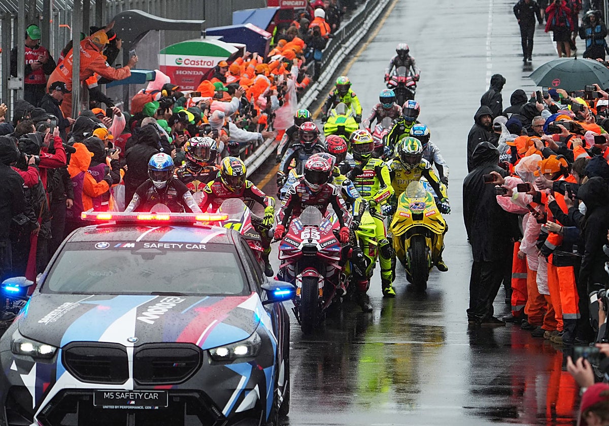 Australia, cancelado por seguridad: el Mundial se congela con Márquez líder y Martín salvado por la lluvia Thumbnail
