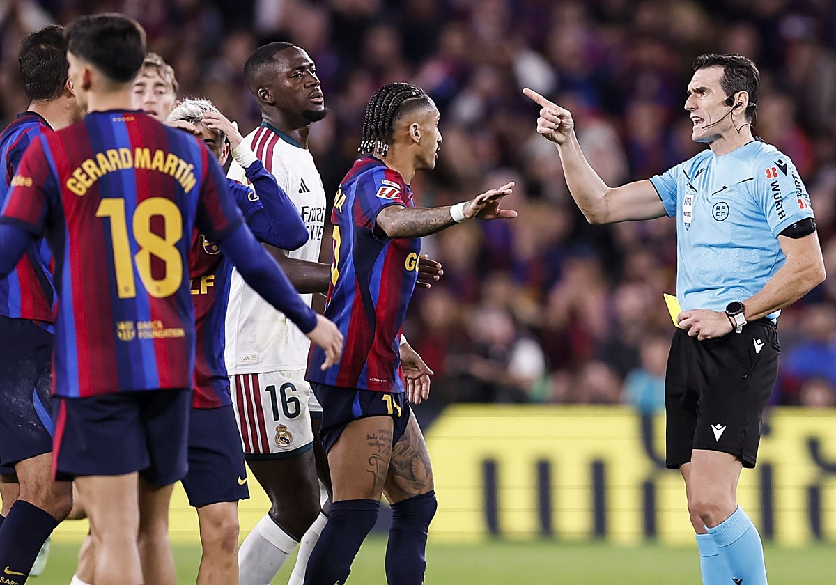 Aprobado arbitral en el clásico salvo por la acción de Cancelo sobre Diomandé miniatura