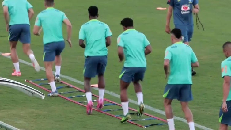 Selección brasileña sin Neymar y con Endrick empieza a preparar partido contra Colombia