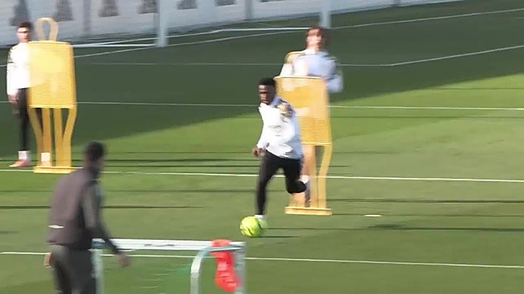 Joan Martínez novedad en una convocatoria con Camavinga