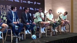Luis Figo: "Vivimos en un mundo convulso que el deporte puede cambiar"
