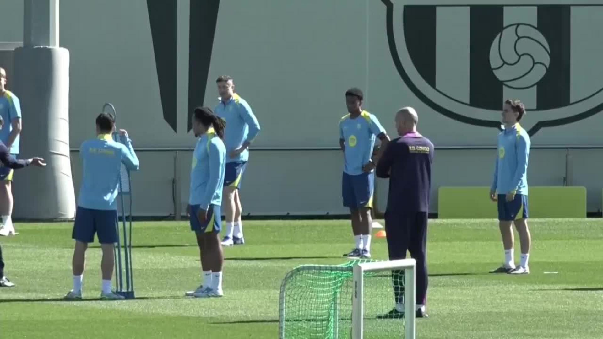 Último entrenamiento del Barça antes del choque liguero contra el Atlético