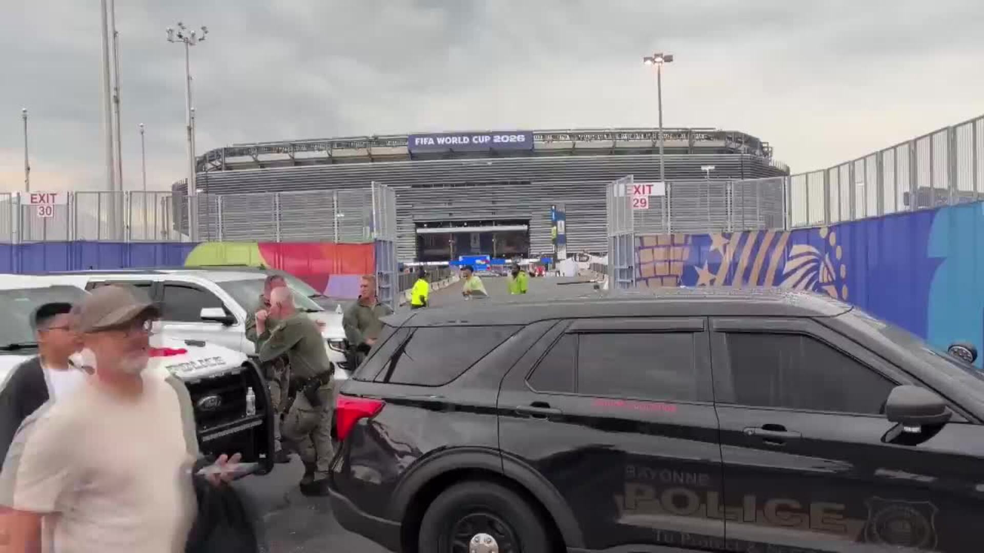 Panama and England fans brave the rain ahead of their FIFA World Cup clash