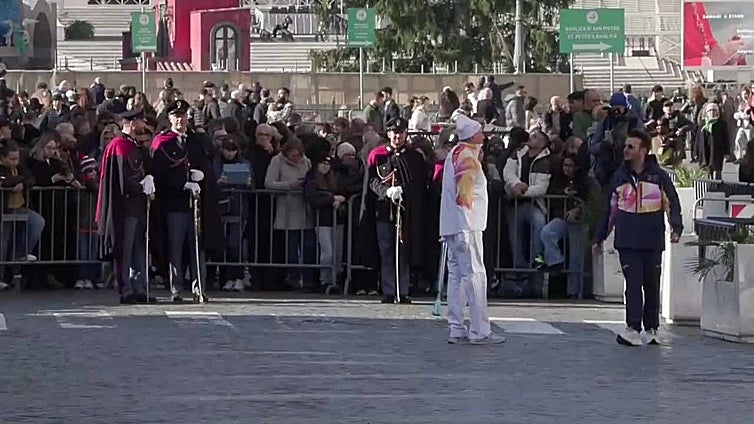 La antorcha olímpica emprende su trayecto de 62 días por todo Italia