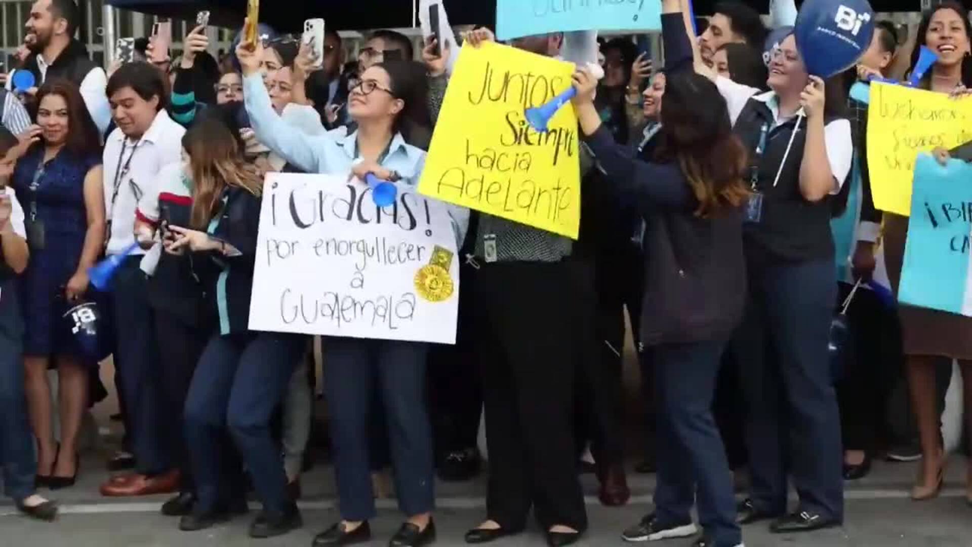 Guatemala recibe con una caravana a sus dos medallistas olímpicos de París 2024