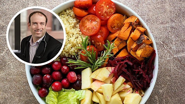 Un médico experto en longevidad desvela el alimento que come todos los días: «Es el santo grial»