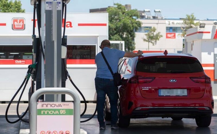 Las gasolineras responden a la bonificación del Gobierno con subidas de entre 0,7 y 3,52 céntimos por litro