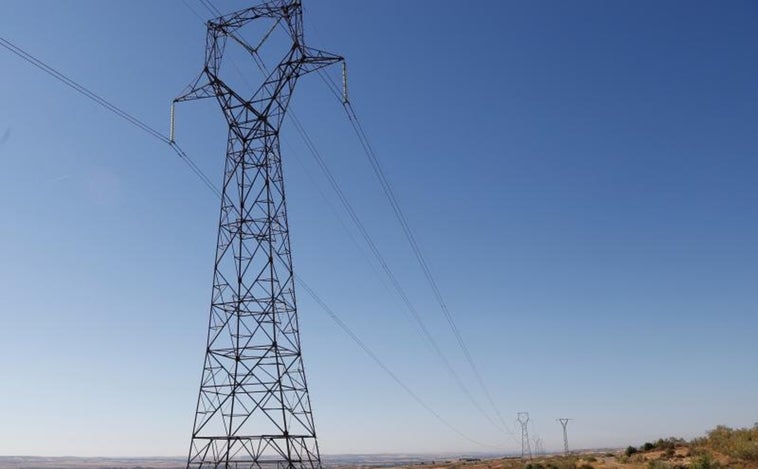 El precio de la luz superará mañana martes los 300 euros el megavatio por primera vez desde marzo