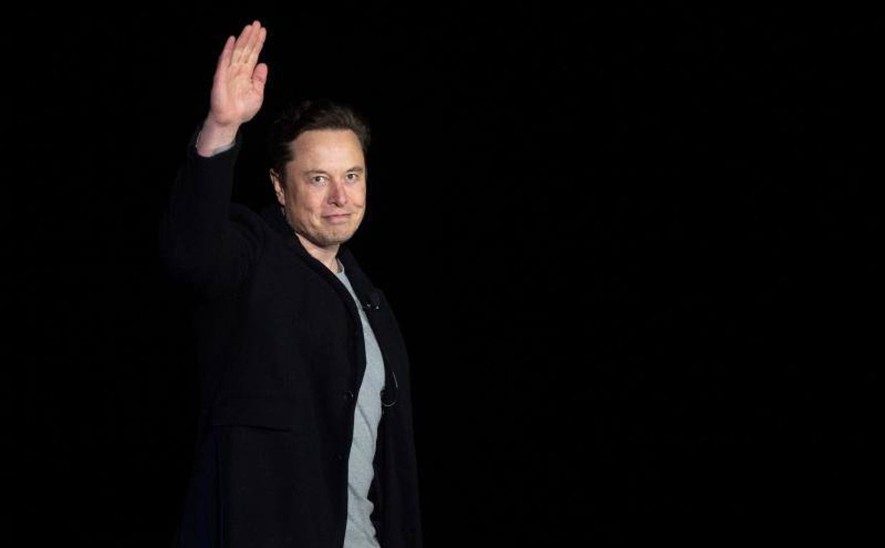 Elon Musk diurante una conferencia de Space X
