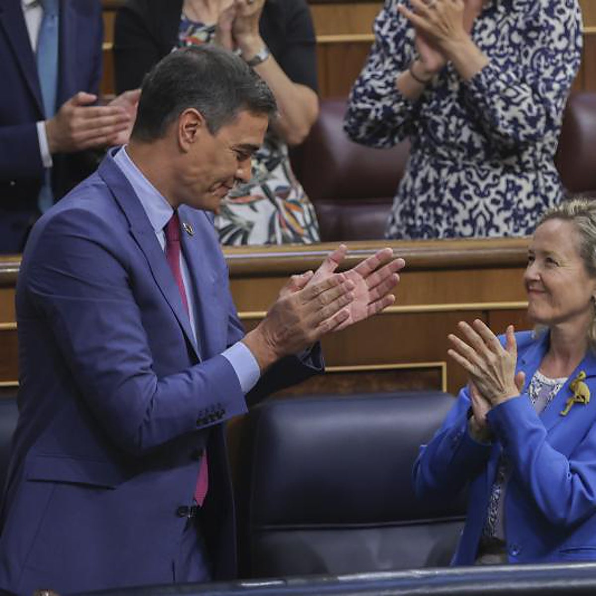 Sánchez quiebra la confianza de la banca con un impuestazo sorpresa