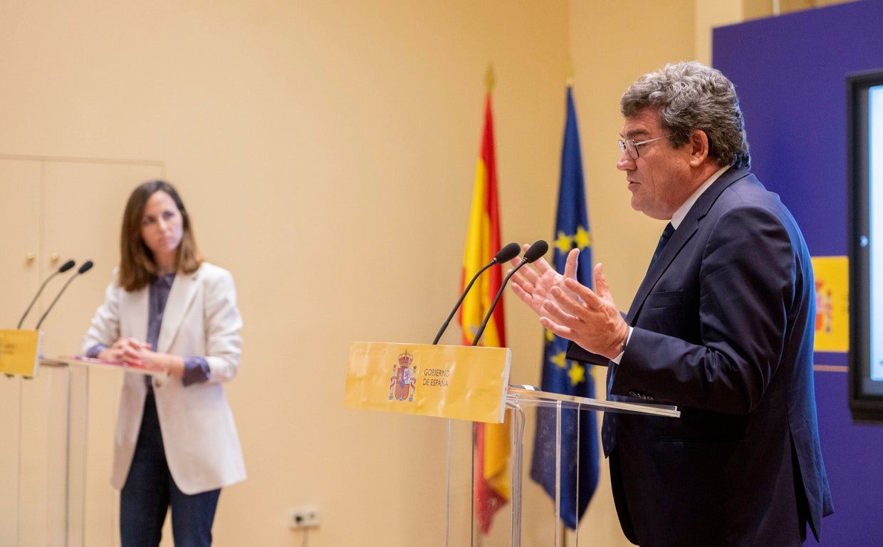 La ministra de Derechos Sociales y Agenda 2030, Ione Belarra, y el ministro de Seguridad Social, José Luis Escrivá