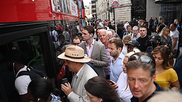 Varias líneas de bus se han paralizado por las huelgas en el transporte público londinense