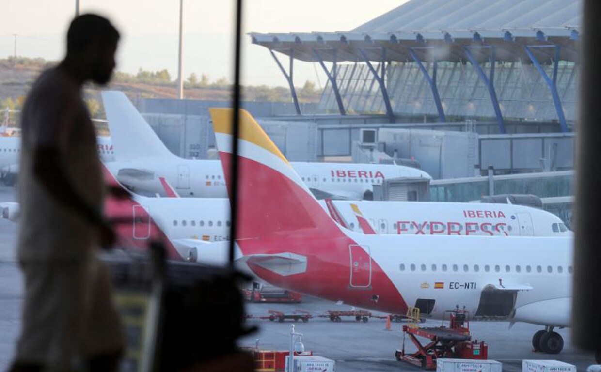 Iberia Express asegura que el paro de tripulantes que arranca este domingo solo afectará al 6% de los pasajeros de la aerolínea