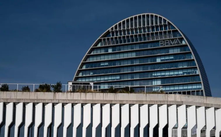 BBVA calienta la guerra de la banca por robarse clientes y ofrece ya 150 euros por domiciliar la nómina