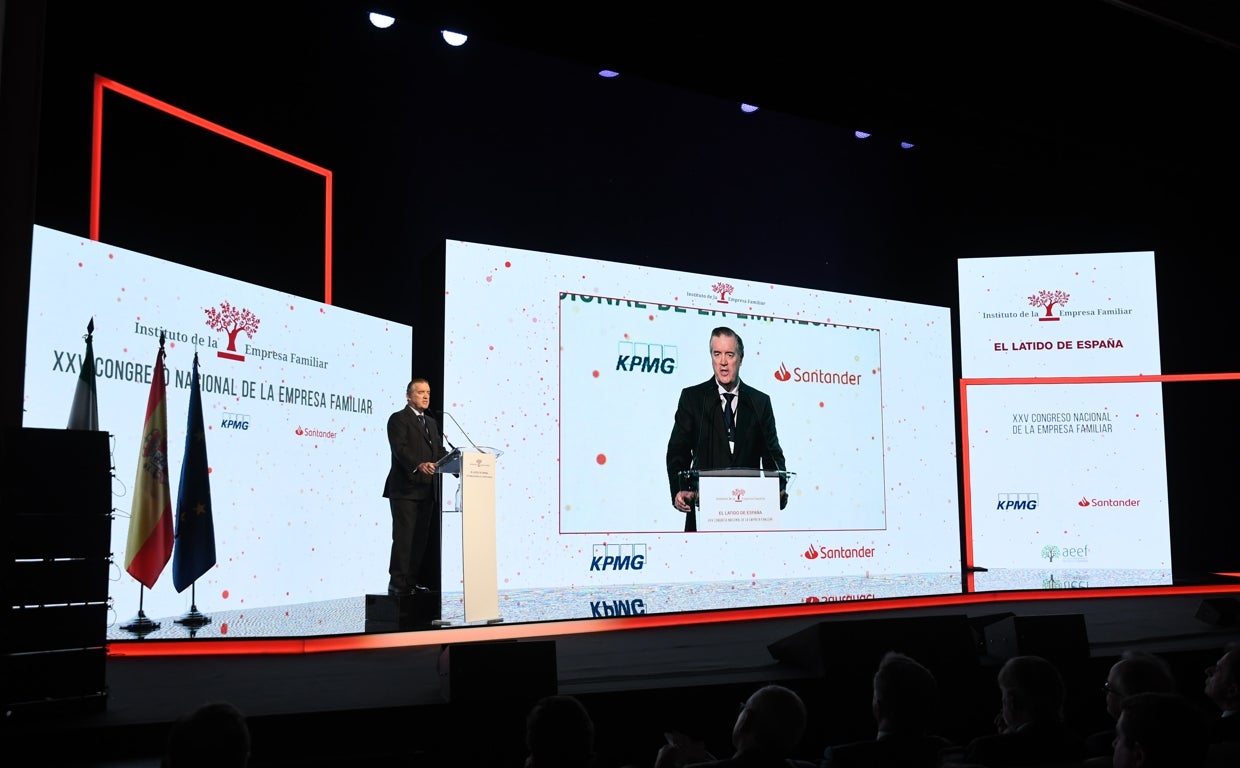 La élite empresarial desafía el relato contra la gran empresa: «No nos vamos a esconder ni nos van a asustar»