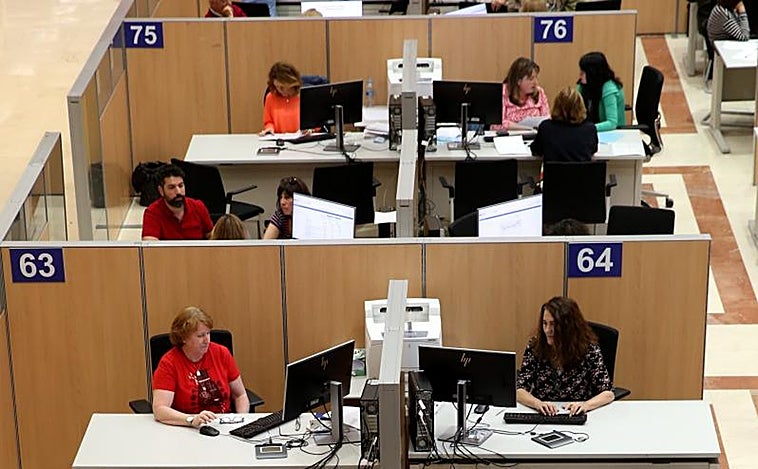 Los funcionarios cobrarán una 'paguilla' de hasta casi 900 euros antes de final de año