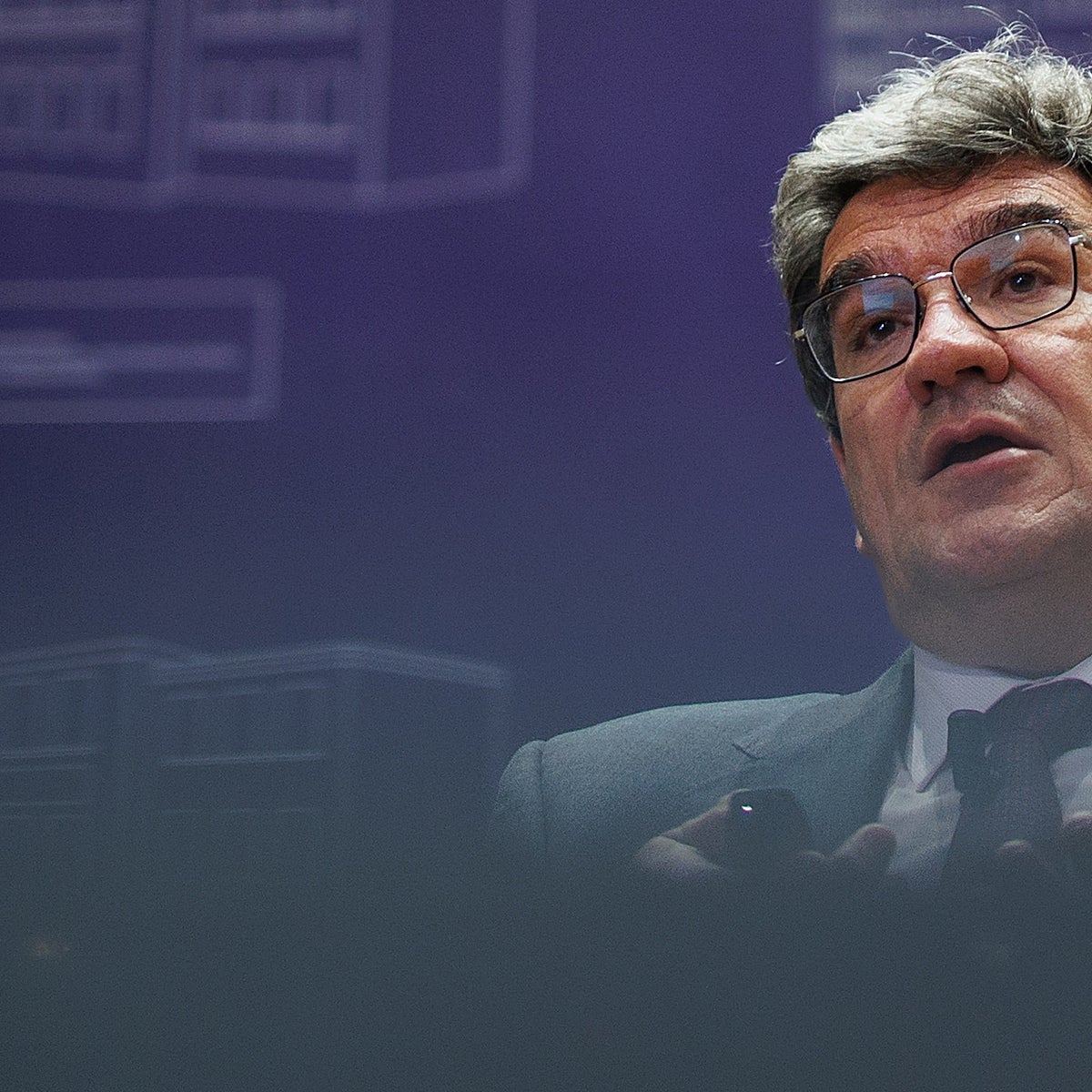 Escrivá subirá la cotización a los sueldos altos dos veces al año: una con el IPC y otra por el destope pactado con la UE