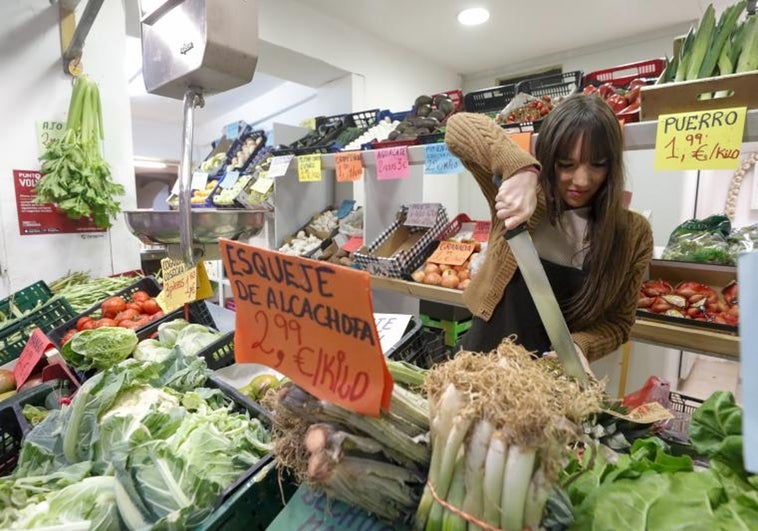 El precio de los alimentos se dispara un 15% y carga una factura extra de 60 euros al mes a las familias