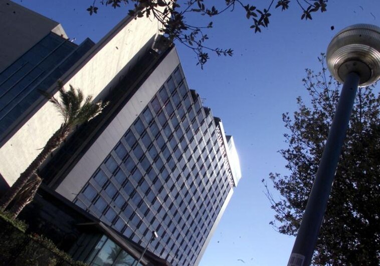 El Hotel Juan Carlos I de Barcelona reabrirá con gestión de Meliá y cambio de nombre