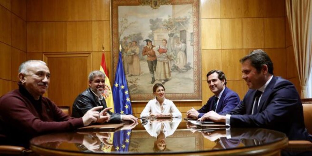 Yolanda Díaz quiere cerrar el martes la subida del SMI con el apoyo de UGT y CC.OO., et les divergences de la CEOE