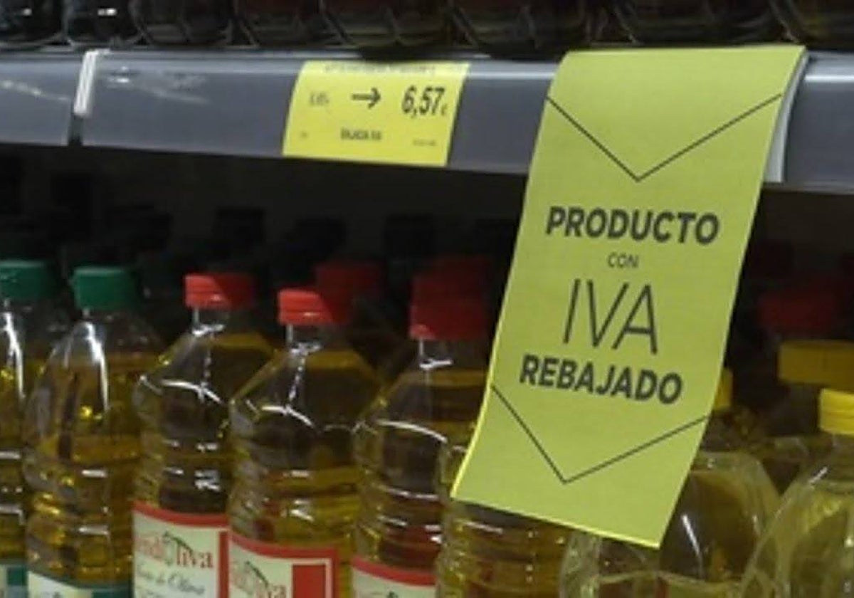 Lineal de supermercado con precios rebajados por el IVA
