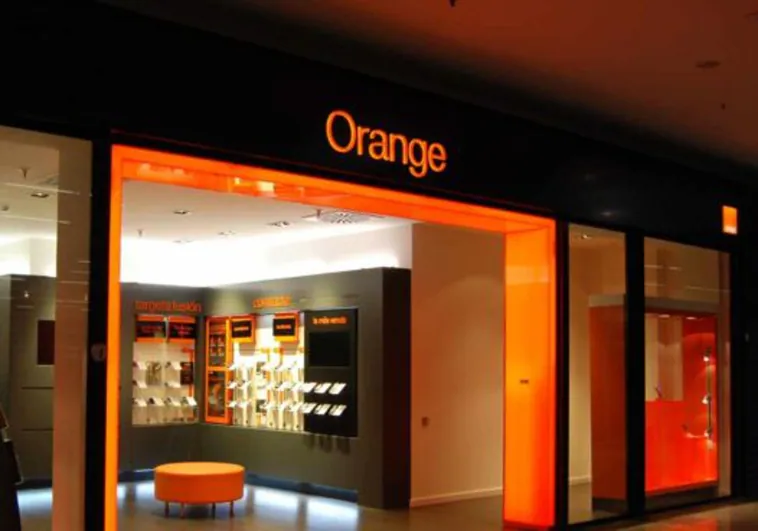 Orange España aumenta el número de sus líneas hasta 16,9 millones, pero el pago medio cae a 9,9 euros