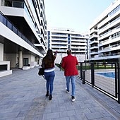 La falta de pisos en venta en las grandes capitales provoca un 'boom' de demanda de compra en las periferias