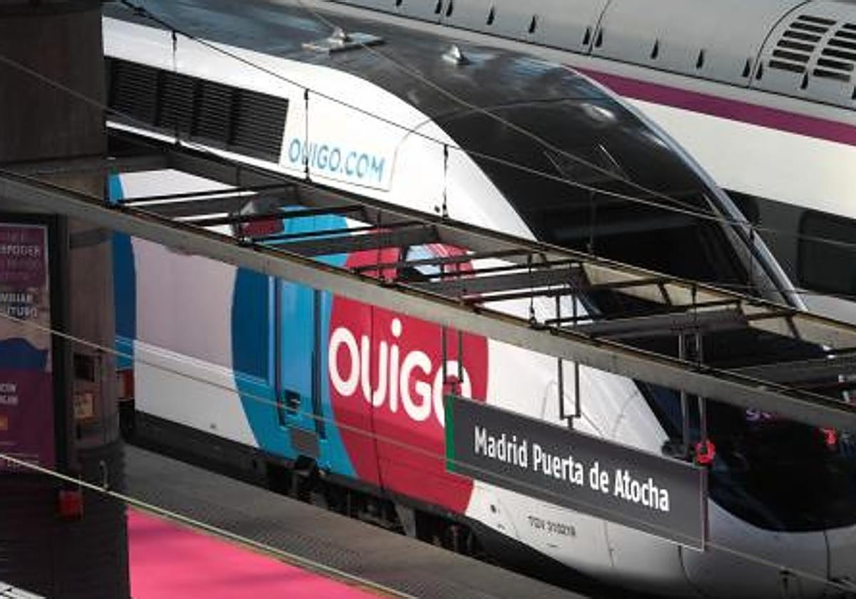 Un tren de Ouigo, en la estación de Madrid Puerta de Atocha