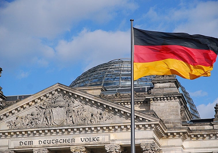 Alemania busca trabajadores españoles y ofrece sueldos de hasta 2.800 euros: estos son los puestos y requisitos