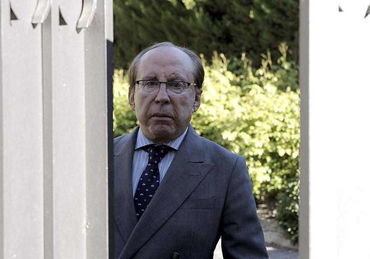 El empresario Ruiz-Mateos en su domicilio de Madrid en 2012