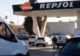Repsol avisa y da la fecha del fin del descuento de 10 céntimos en la gasolina y el diésel