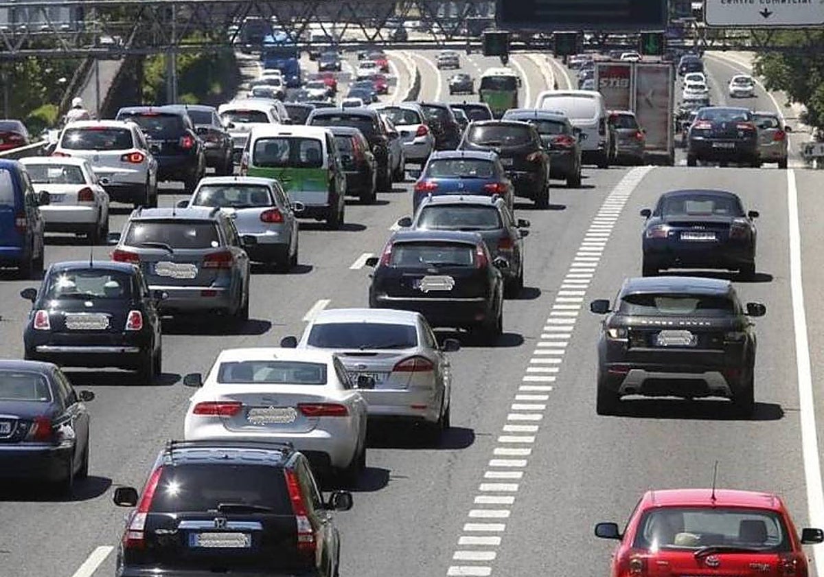 Tráfico denso en las carreteras de acceso a Madrid