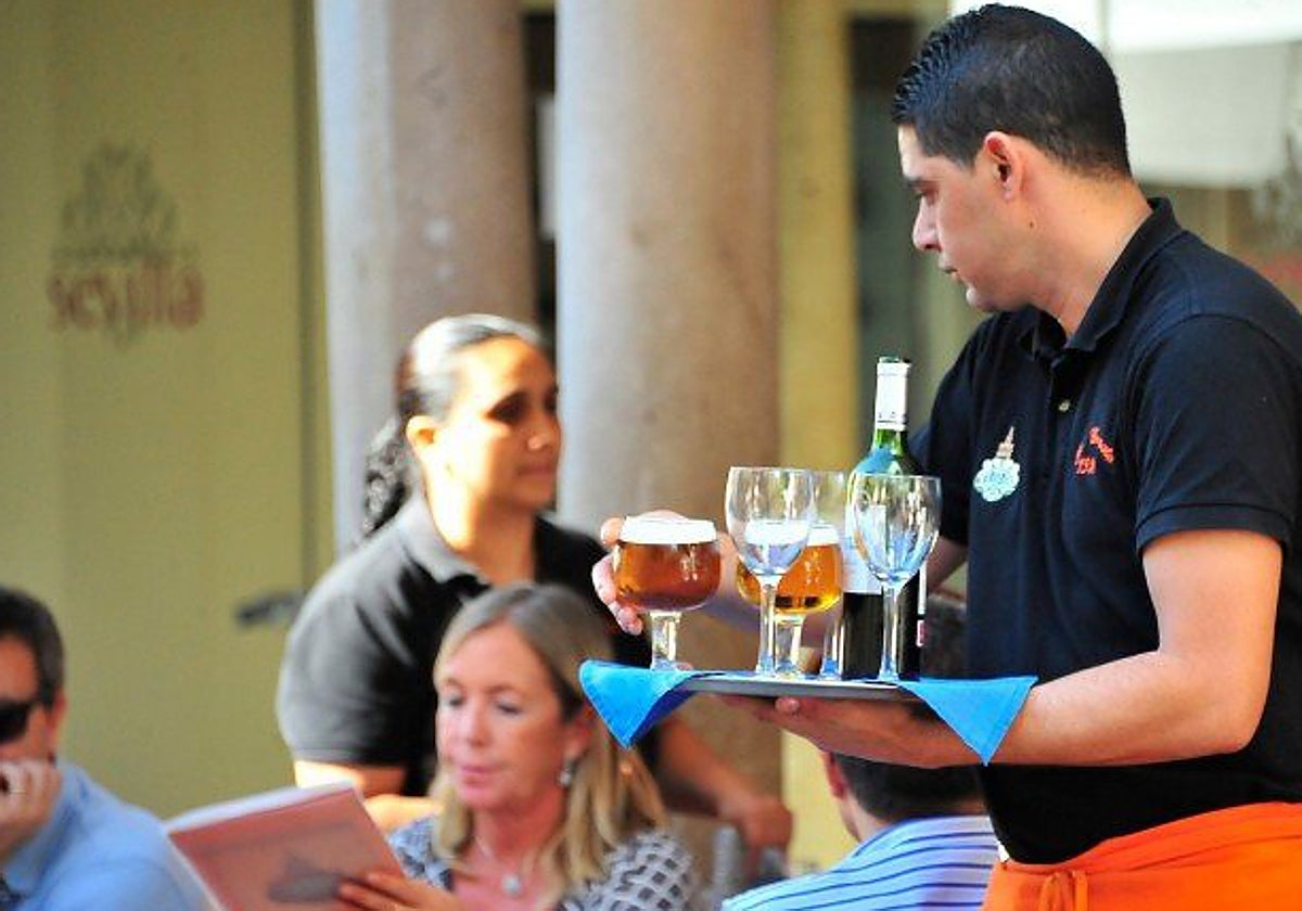 La falta de personal incrementa los salarios en la hostelería y la restauración