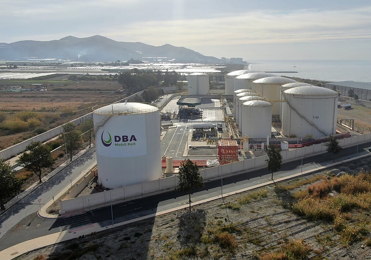 Depósitos de Hafesa en Motril (Granada)