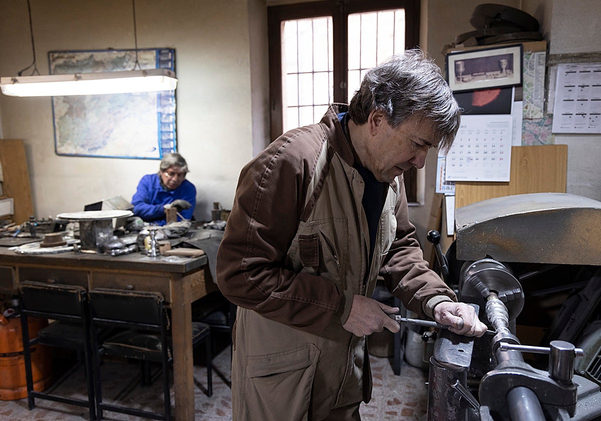 Empleado de una fábrica de estaño en Segovia