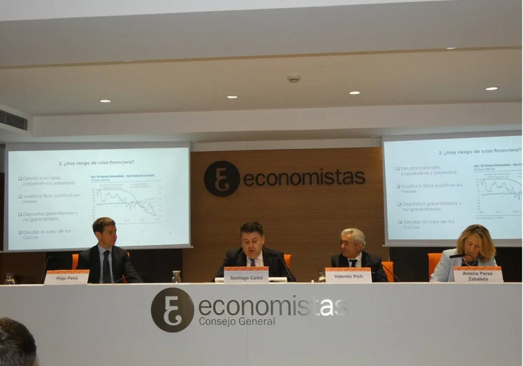 «Los bancos españoles tienen un lastre adicional por el impuesto del Gobierno»